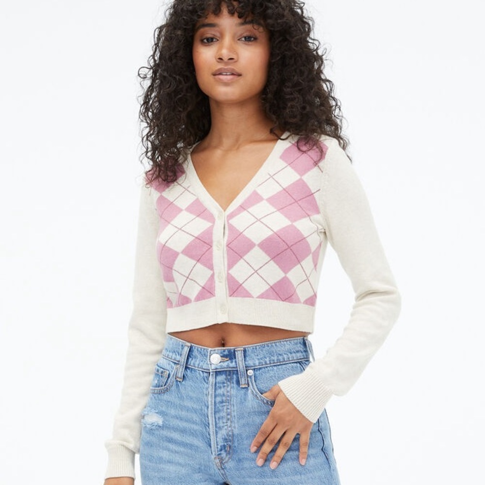 Women’s Aeropostale Argyle cropped V-Neck Cream colored Plaid cardigan